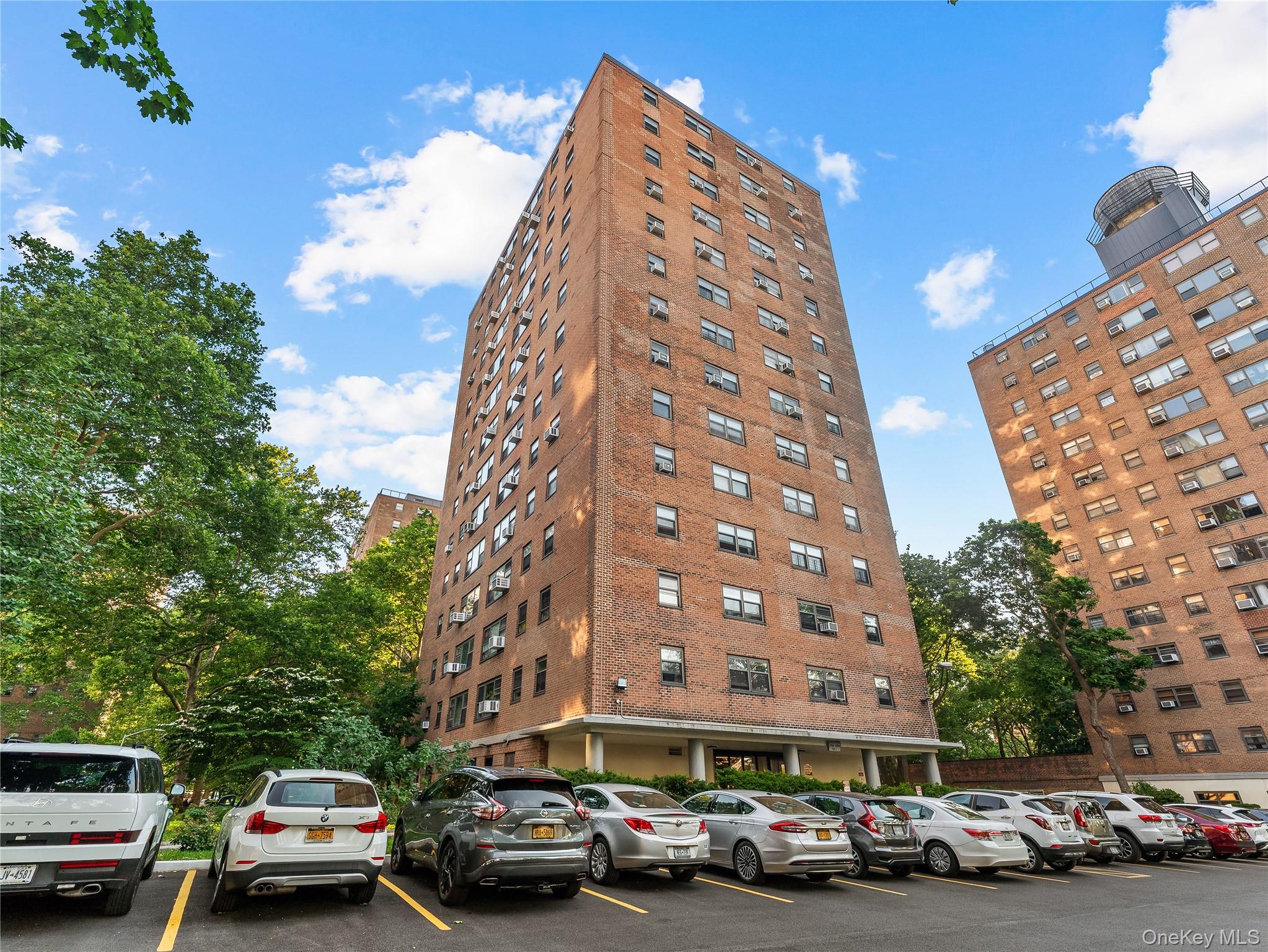 21-66 33rd Road, Unit 11B Queens, NY 11106 - Photo 2 of 20