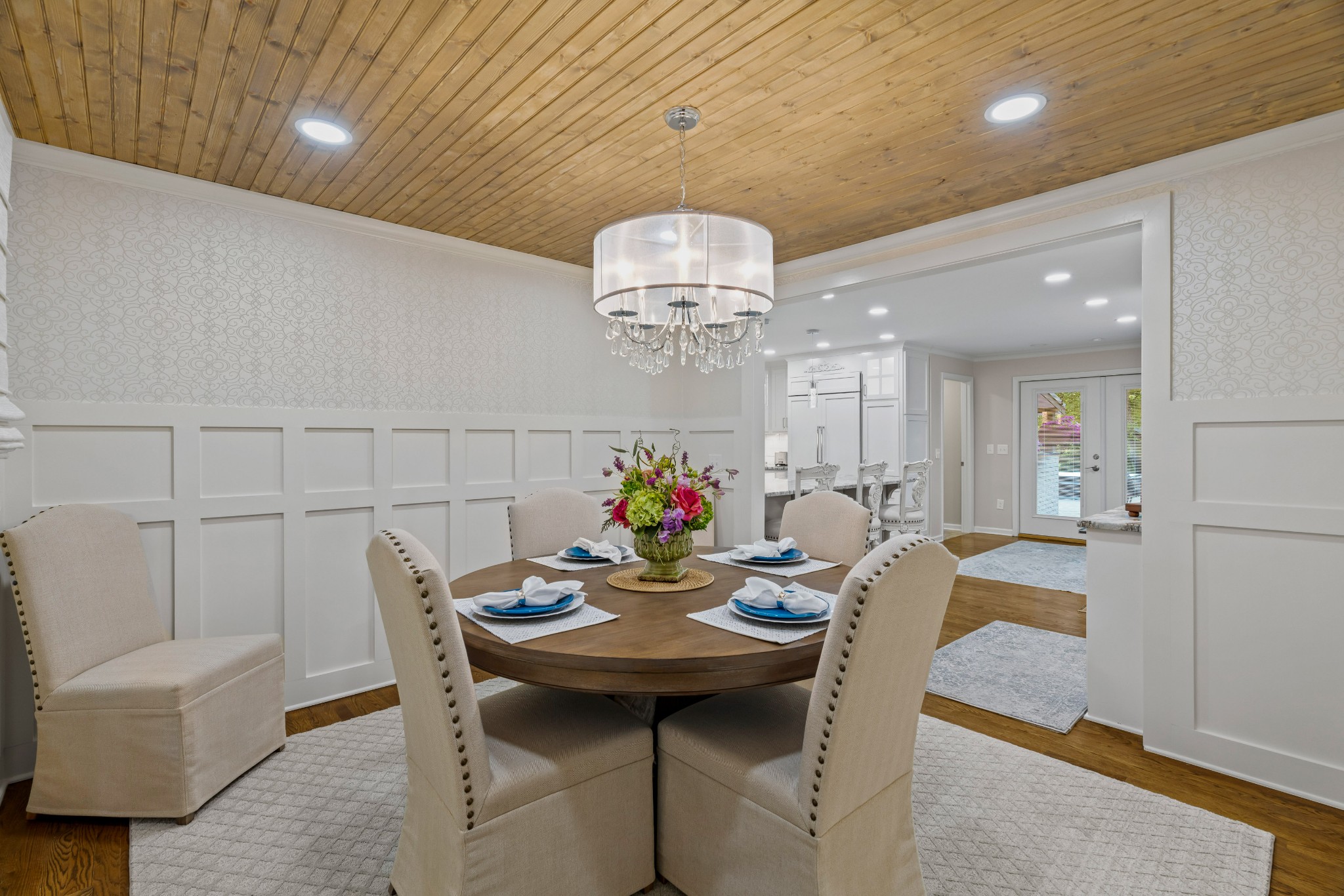 204 Hidden Lake Road Hendersonville, TN 37075 - Photo 30 of 67 a view of a dining room with furniture and chandelier