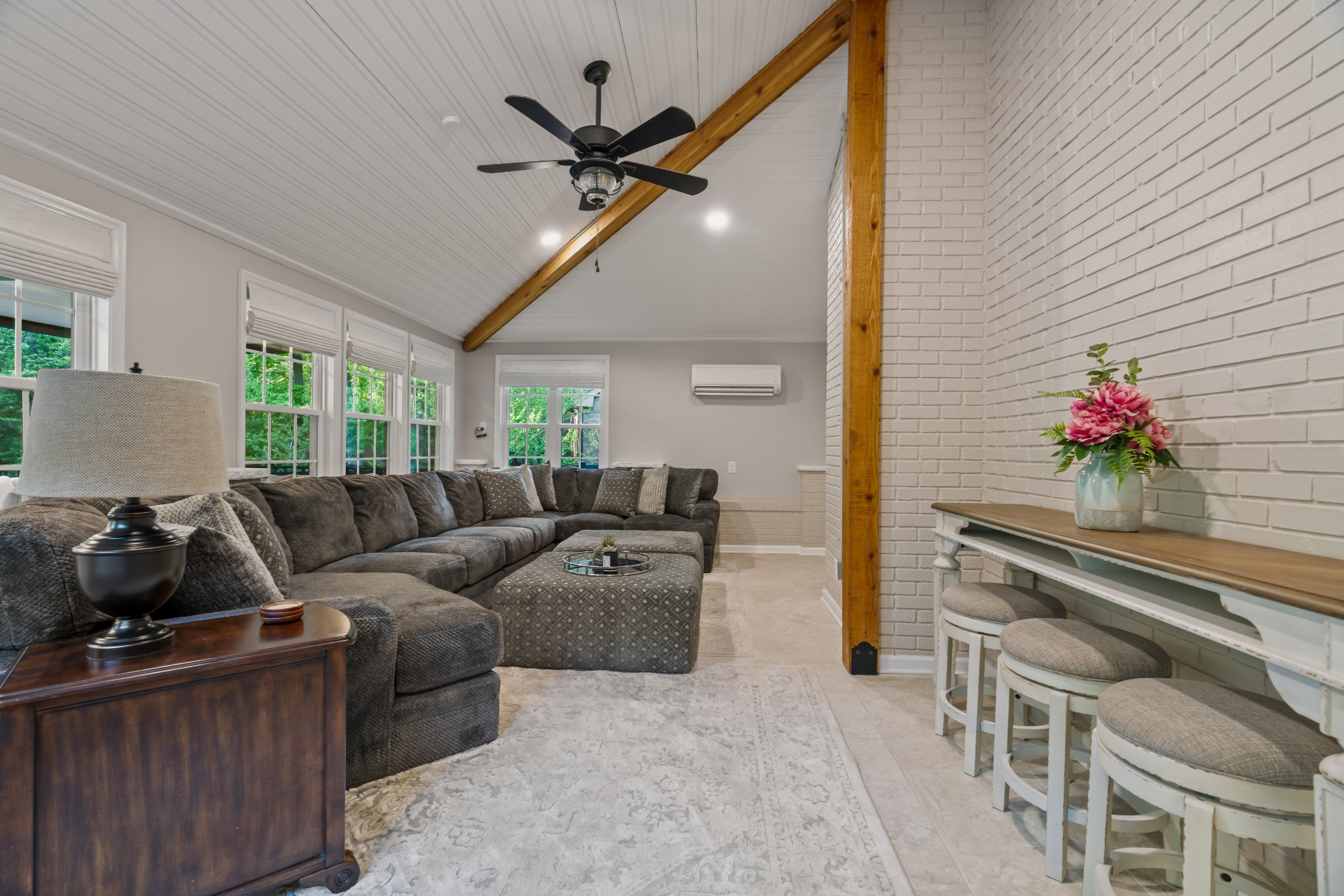 204 Hidden Lake Road Hendersonville, TN 37075 - Photo 35 of 67 a living room with furniture and a potted plant