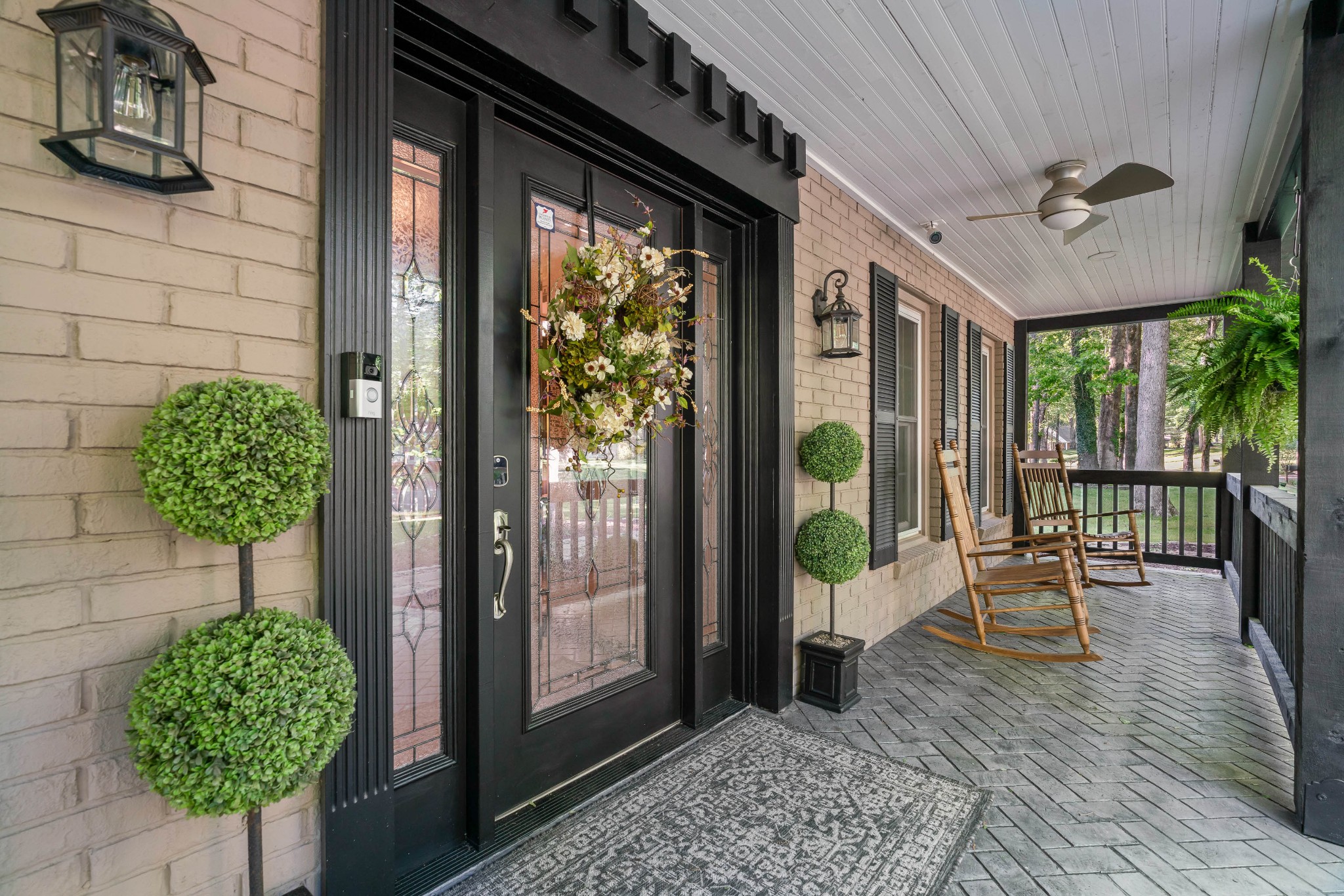 204 Hidden Lake Road Hendersonville, TN 37075 - Photo 6 of 67 a view of a chairs and table in a patio