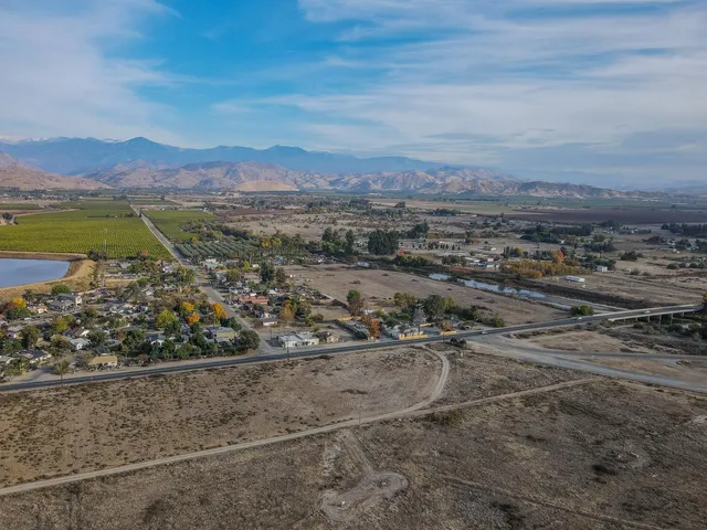 $1,299,000 | 858 South Valencia Boulevard, Woodlake, CA 93286