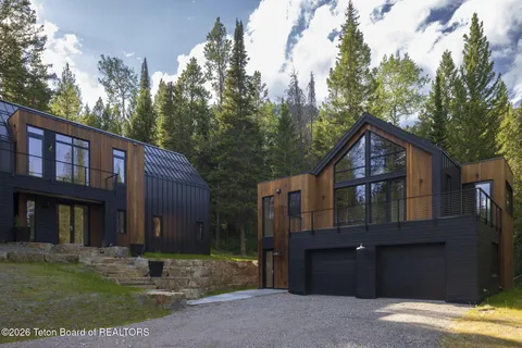 $6,725,000 | 6635 Highway 22, Wilson, WY 83014