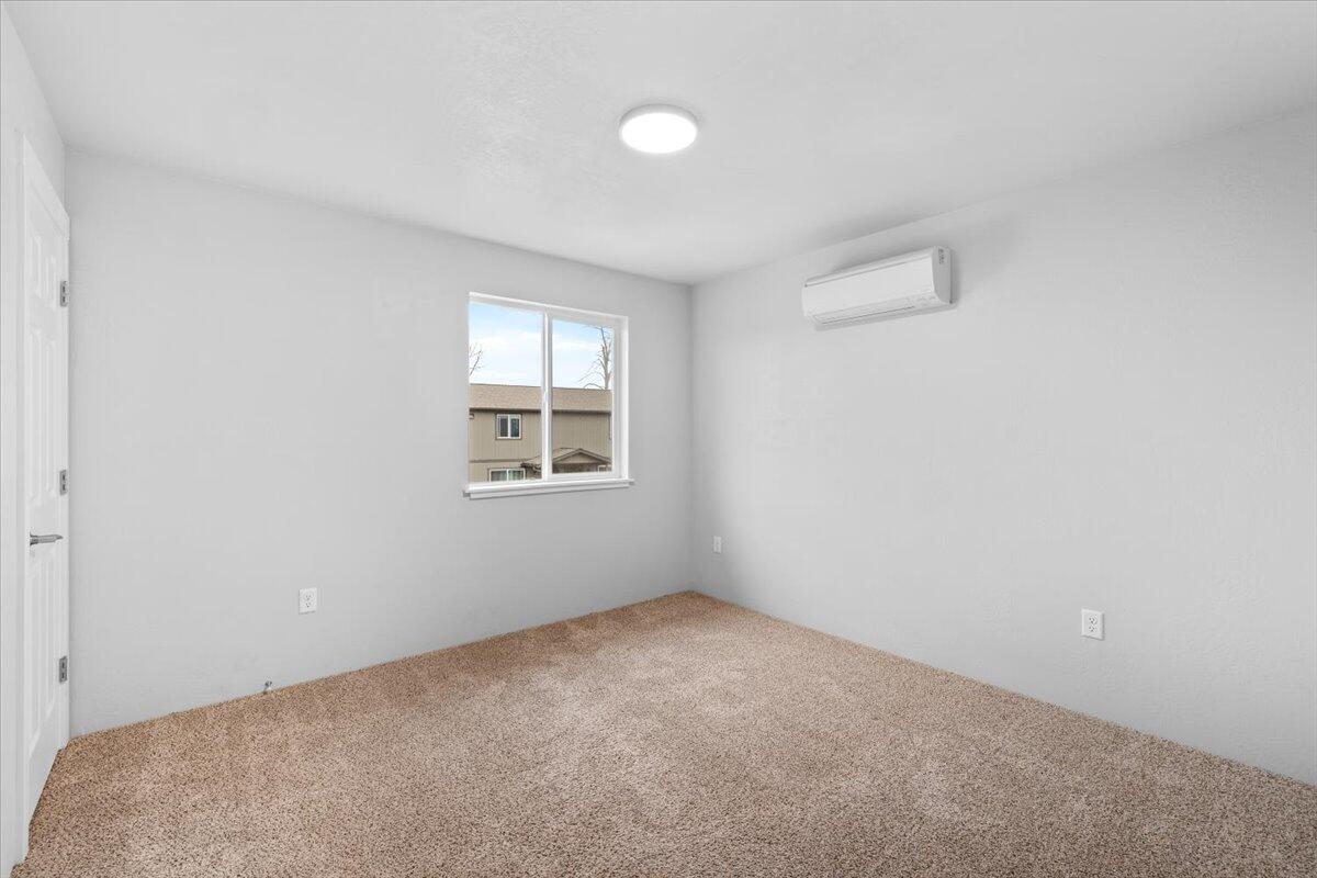 610 North Main Street, Unit 5A Phoenix, OR 97535 - Photo 14 of 16 15-CI_2206