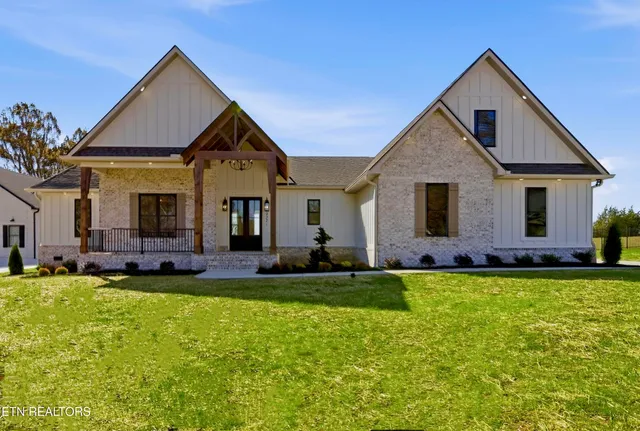 $969,900 | 927 Herbert Drive, Greenback, TN 37742