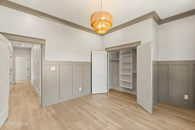 $969,900 | 927 Herbert Drive, Greenback, TN 37742