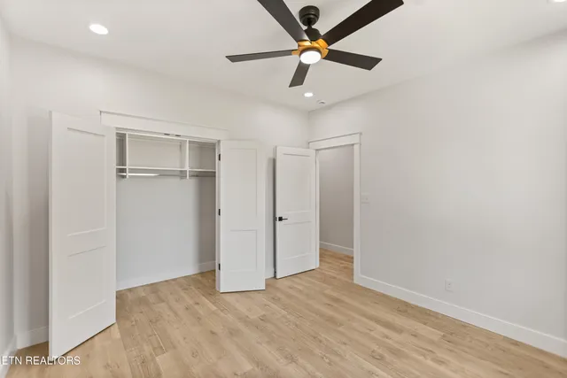 $969,900 | 927 Herbert Drive, Greenback, TN 37742