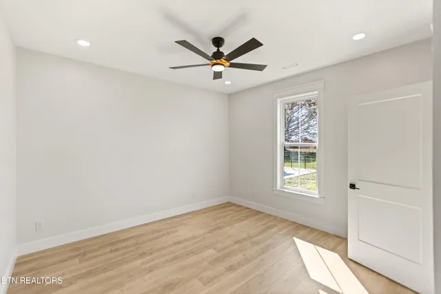 $969,900 | 927 Herbert Drive, Greenback, TN 37742