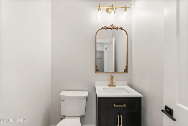 $969,900 | 927 Herbert Drive, Greenback, TN 37742