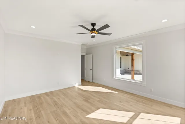 $969,900 | 927 Herbert Drive, Greenback, TN 37742