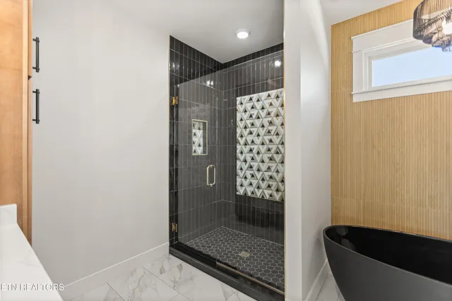 $959,900 | 927 Herbert Drive, Greenback, TN 37742