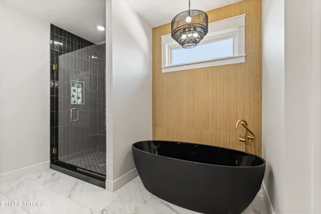 $969,900 | 927 Herbert Drive, Greenback, TN 37742