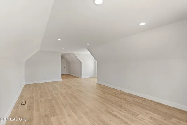 $959,900 | 927 Herbert Drive, Greenback, TN 37742