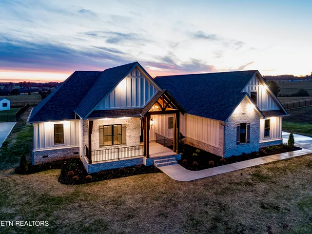$969,900 | 927 Herbert Drive, Greenback, TN 37742