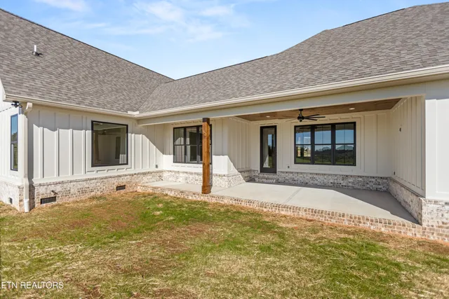 $969,900 | 927 Herbert Drive, Greenback, TN 37742