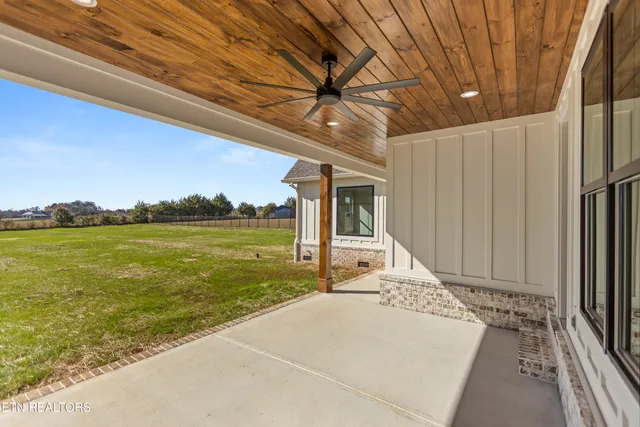 $969,900 | 927 Herbert Drive, Greenback, TN 37742