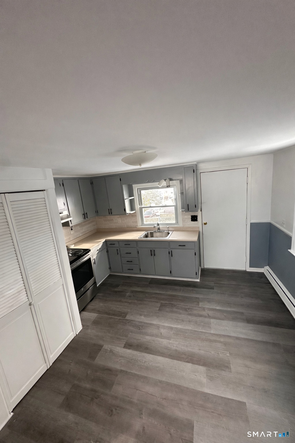 131 Ruth Street Bridgeport, CT 06606 - Photo 32 of 36