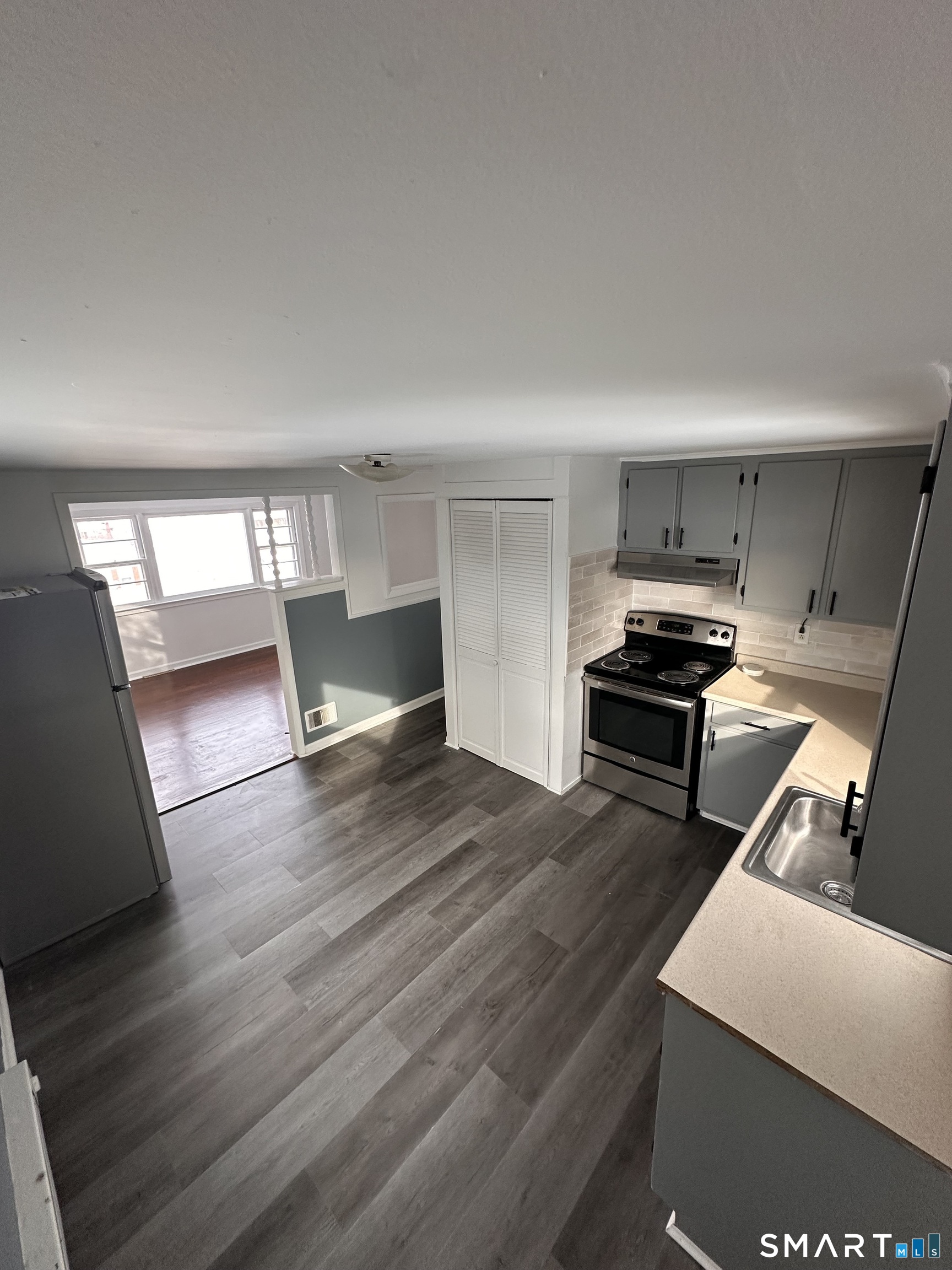 131 Ruth Street Bridgeport, CT 06606 - Photo 33 of 36