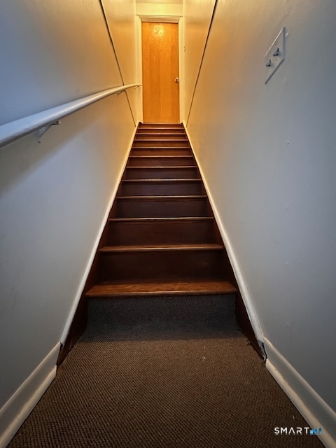 131 Ruth Street Bridgeport, CT 06606 - Photo 9 of 31