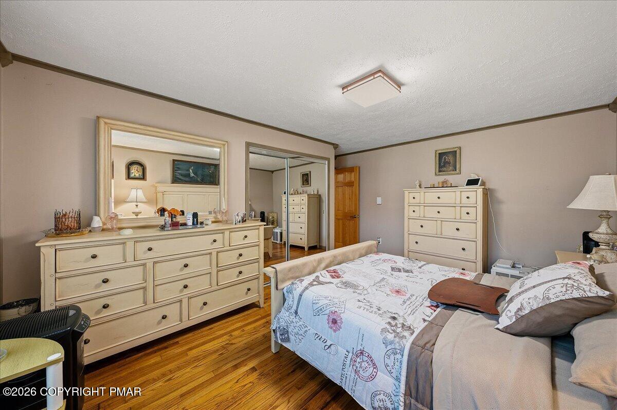 140 Camelback Road Tannersville, PA 18372 - Photo 29 of 44 29-HomeView_Media-140_Camelback_Rd