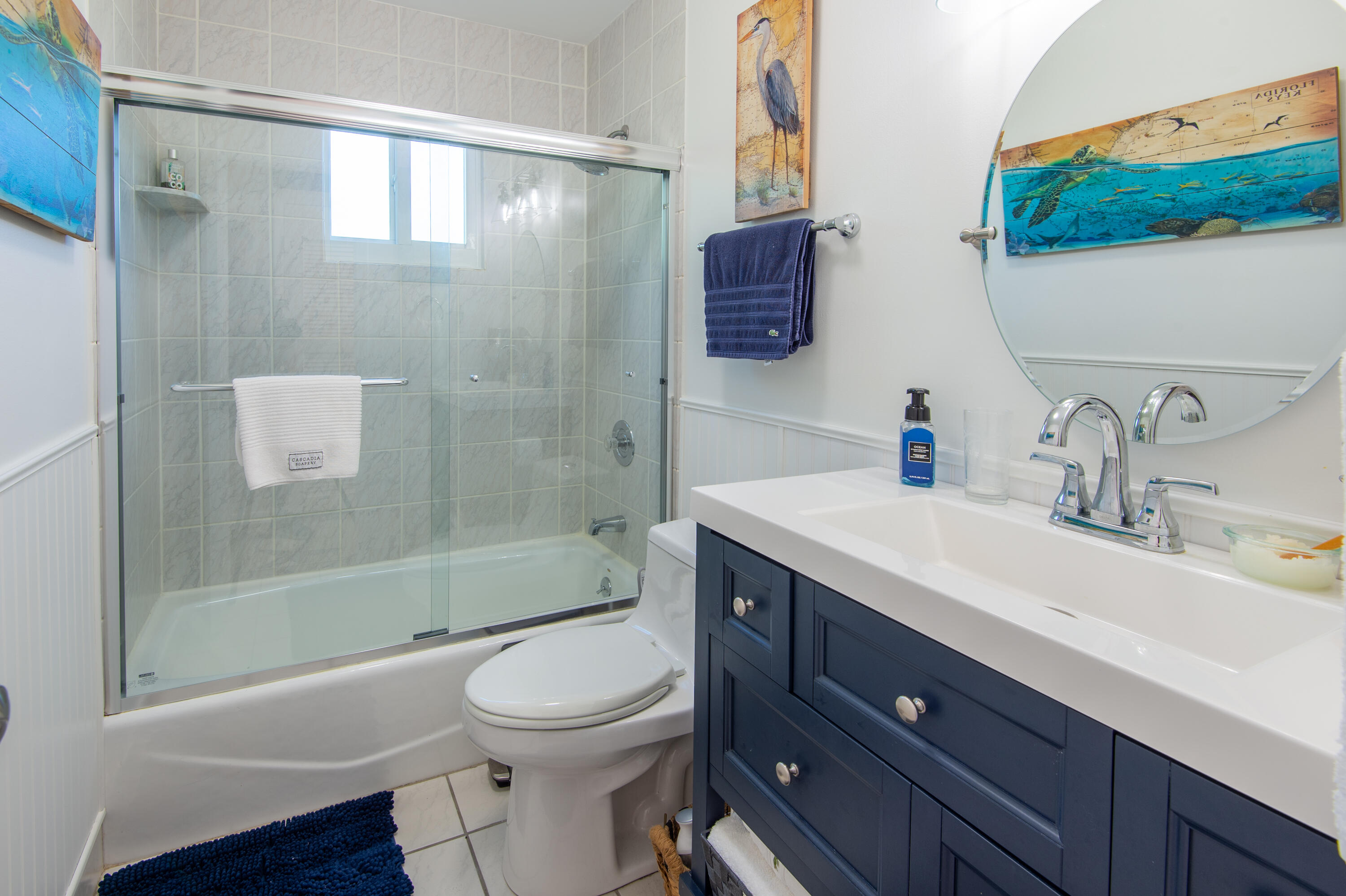3923 Diane Road Big Pine Key, FL 33043 - Photo 13 of 33 Full Hall Bath