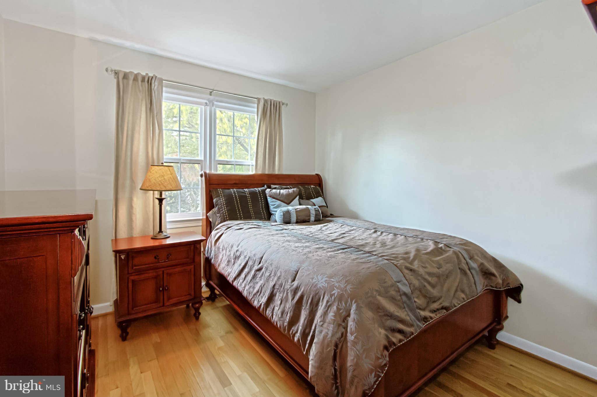 1822 Golf View Court Reston, VA 20190 - Photo 22 of 30 Bedroom