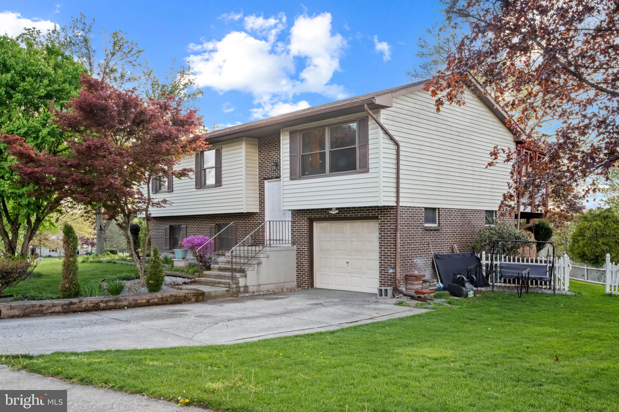 316 Sarhelm Road Harrisburg, PA 17112 - Photo 2 of 25