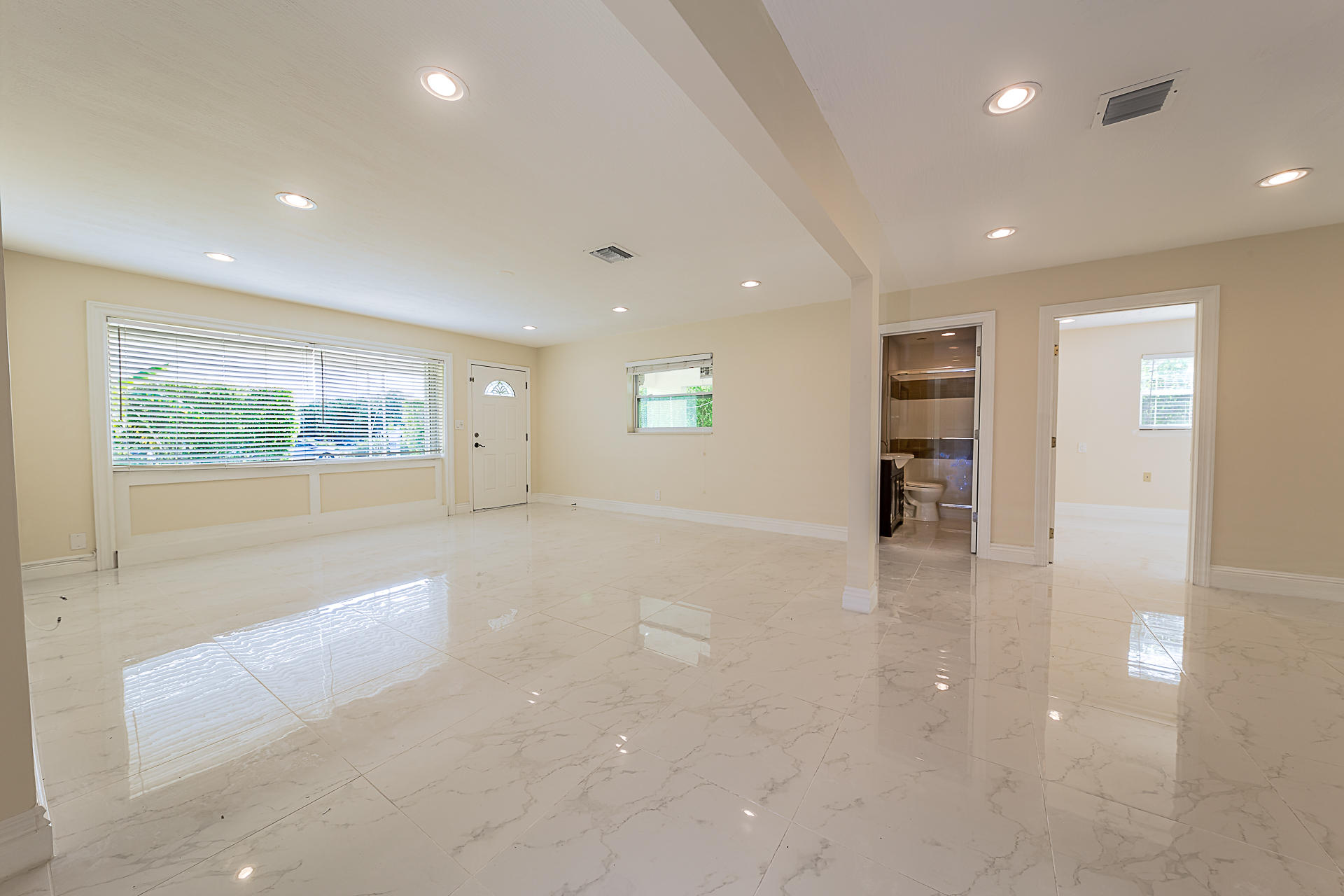 461 Southwest 2nd Street Boca Raton, FL 33432 - Photo 13 of 14 Living Room