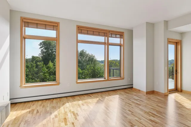 $555,000 | 4201 Sunset Drive, Unit N519, Spring Park, MN 55384