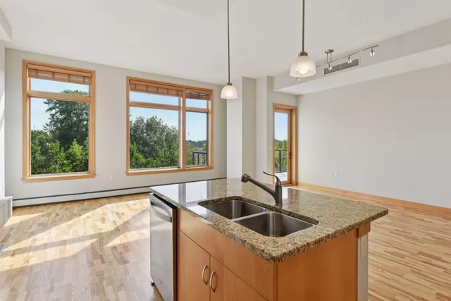 $555,000 | 4201 Sunset Drive, Unit N519, Spring Park, MN 55384