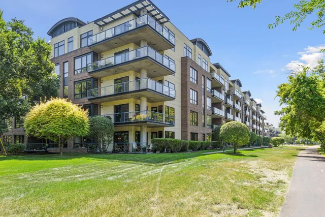 $555,000 | 4201 Sunset Drive, Unit N519, Spring Park, MN 55384