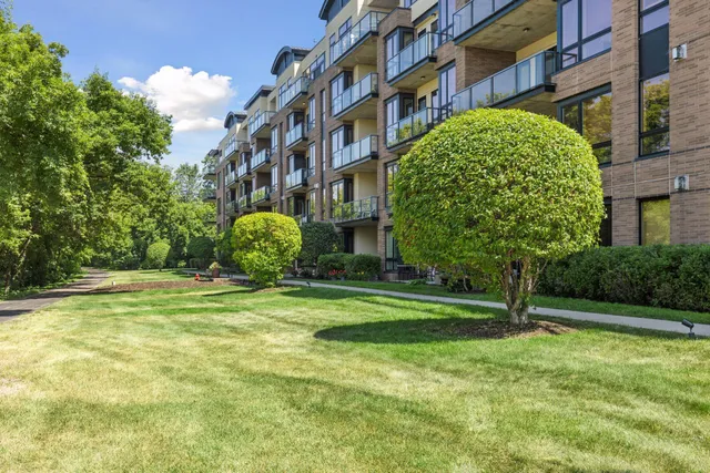 $555,000 | 4201 Sunset Drive, Unit N519, Spring Park, MN 55384