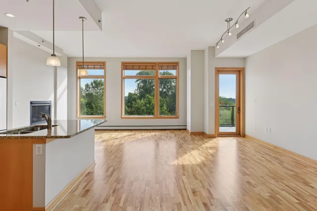 $555,000 | 4201 Sunset Drive, Unit N519, Spring Park, MN 55384