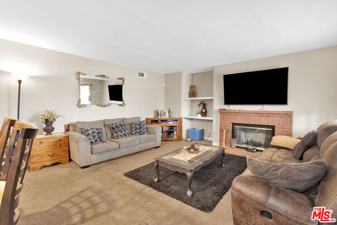 3369 Morning Glory Drive Rialto, CA 92377 - Photo 10 of 27