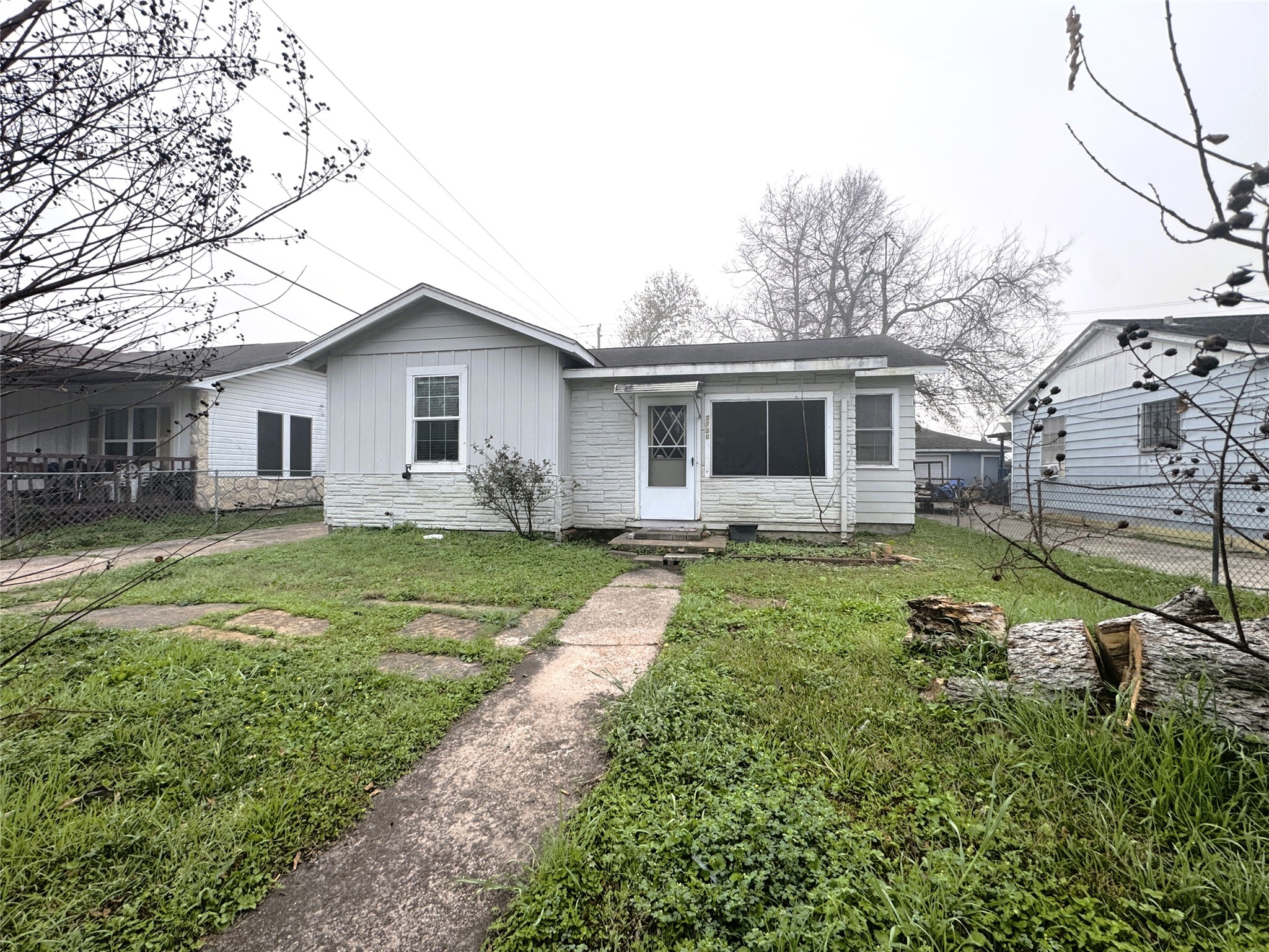 7730 Jr Street Houston, TX 77012 - Photo 2 of 14