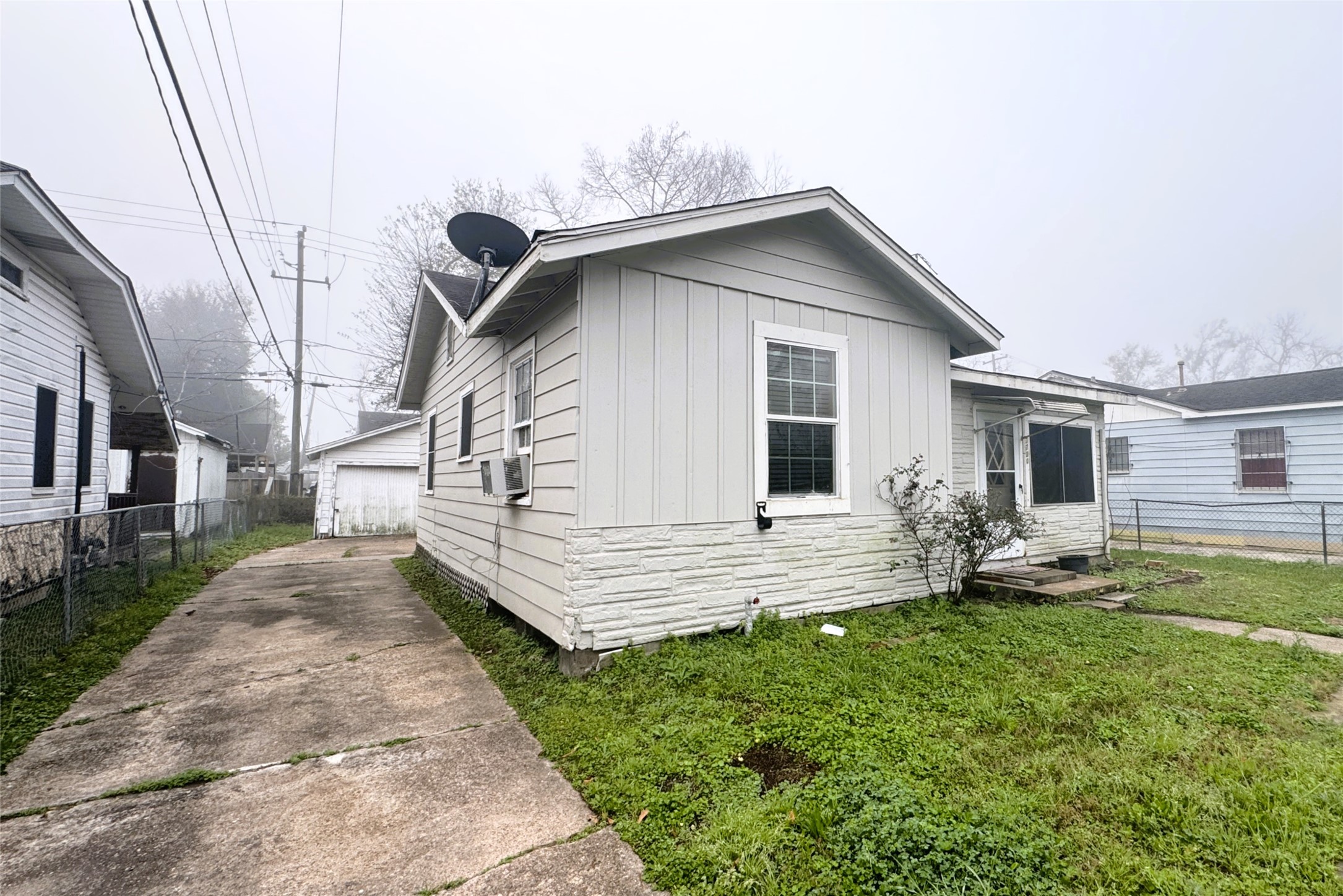 7730 Jr Street Houston, TX 77012 - Photo 3 of 14