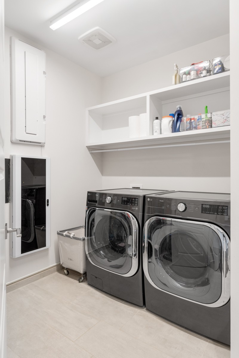 20 Rutledge Street, Unit 407 Nashville, TN 37210 - Photo 38 of 56 a utility room with washing machine