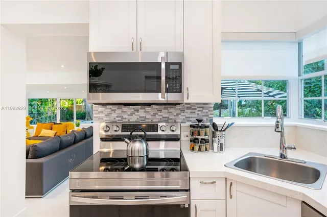 $6,500 | 770 Northeast 77th Street, Miami, FL 33138