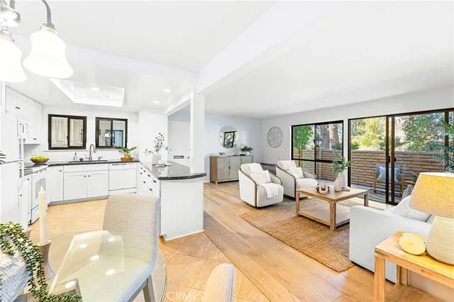 $435,000 | 841 Ronda Sevilla, Unit B, Laguna Woods, CA 92637