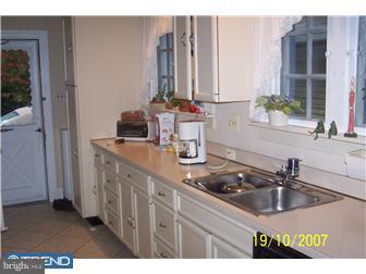 307 Windsor Avenue Wayne, PA 19087 - Photo 8 of 12 Kitchen