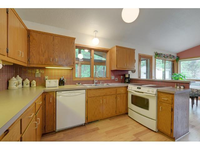 5156 Beacon Hill Road Minnetonka, MN 55345 - Photo 4 of 18 Gallery Image 4