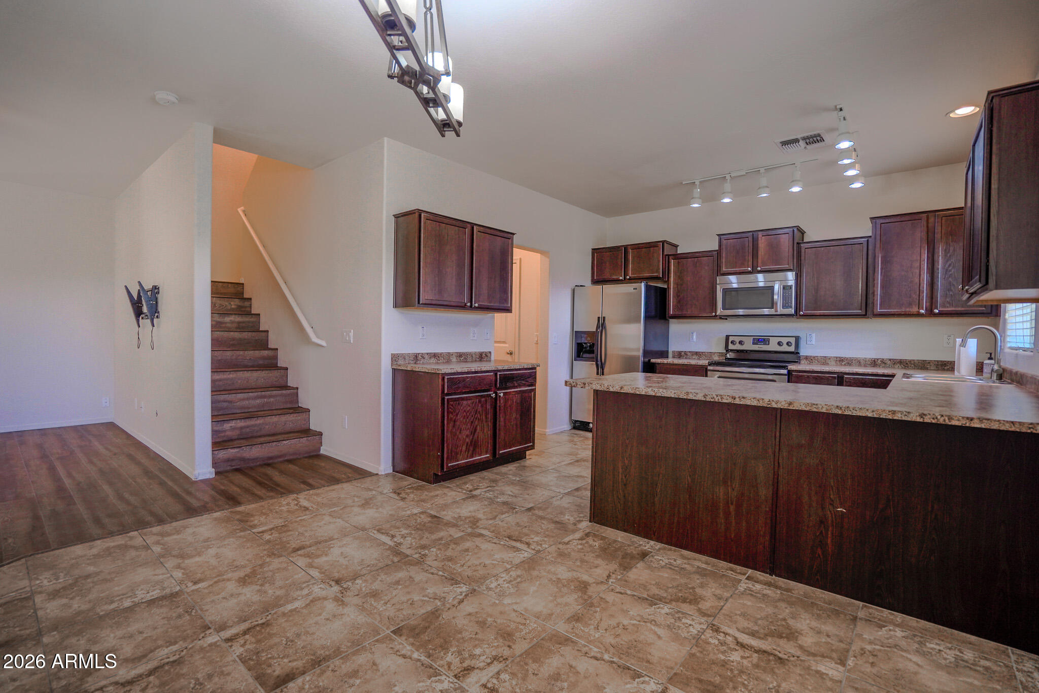 10225 West Camelback Road, Unit 28 Phoenix, AZ 85037 - Photo 7 of 29 DSC00425-HDR