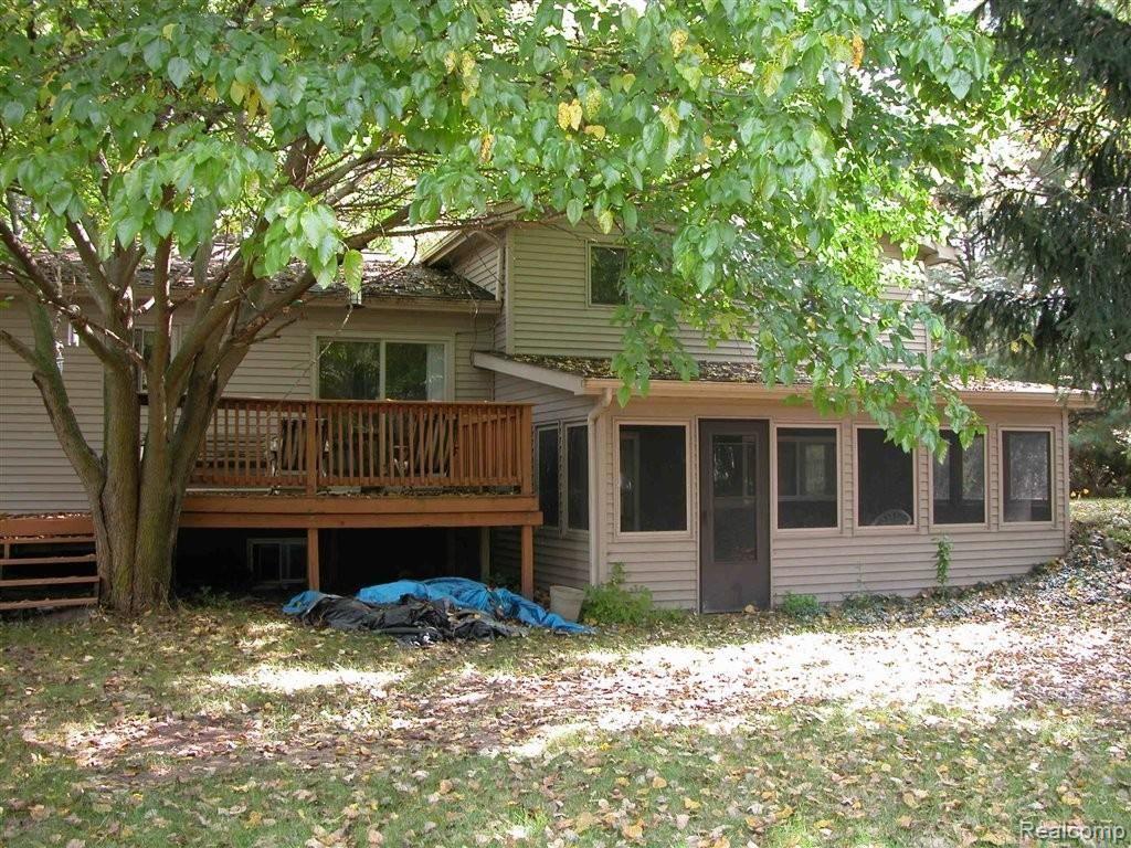 Back deck & screened rm.JPG