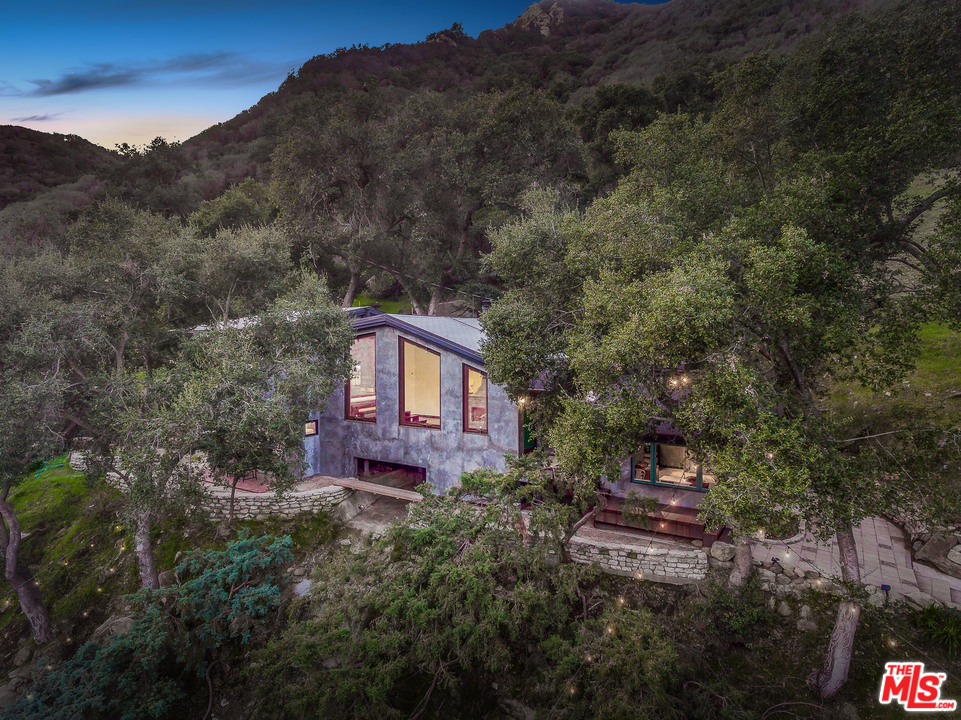 975 Old Topanga Canyon Road Topanga, CA 90290 - Photo 1 of 17