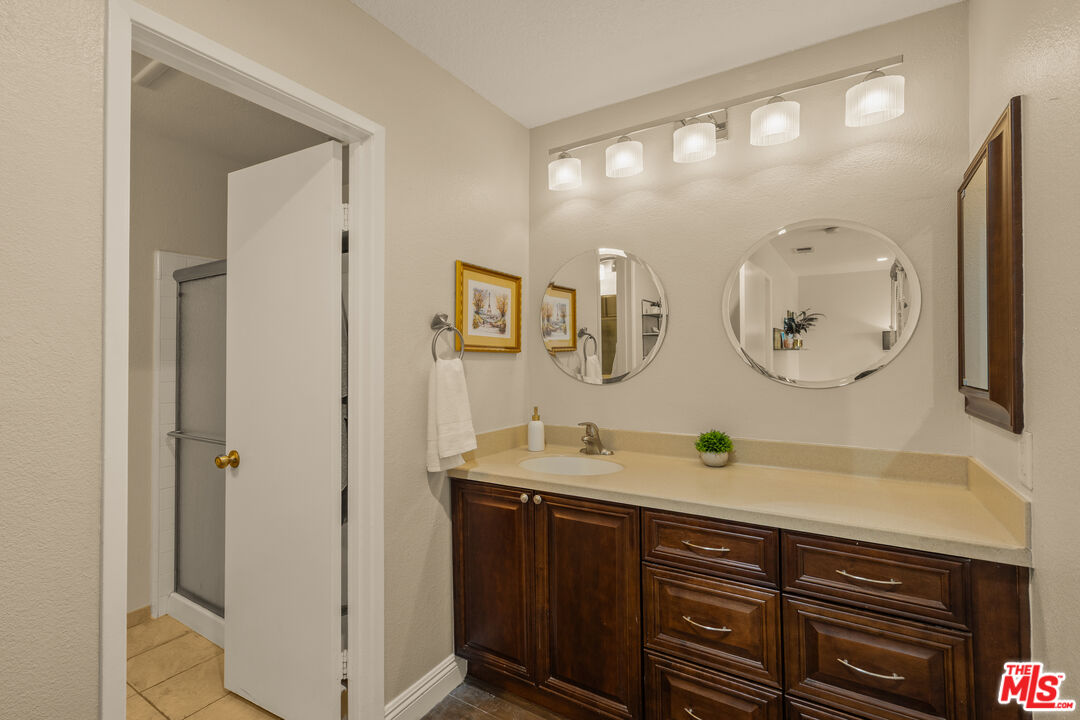 19220 Index Street, Unit 2 Porter Ranch, CA 91326 - Photo 25 of 35 Gallery Image 25