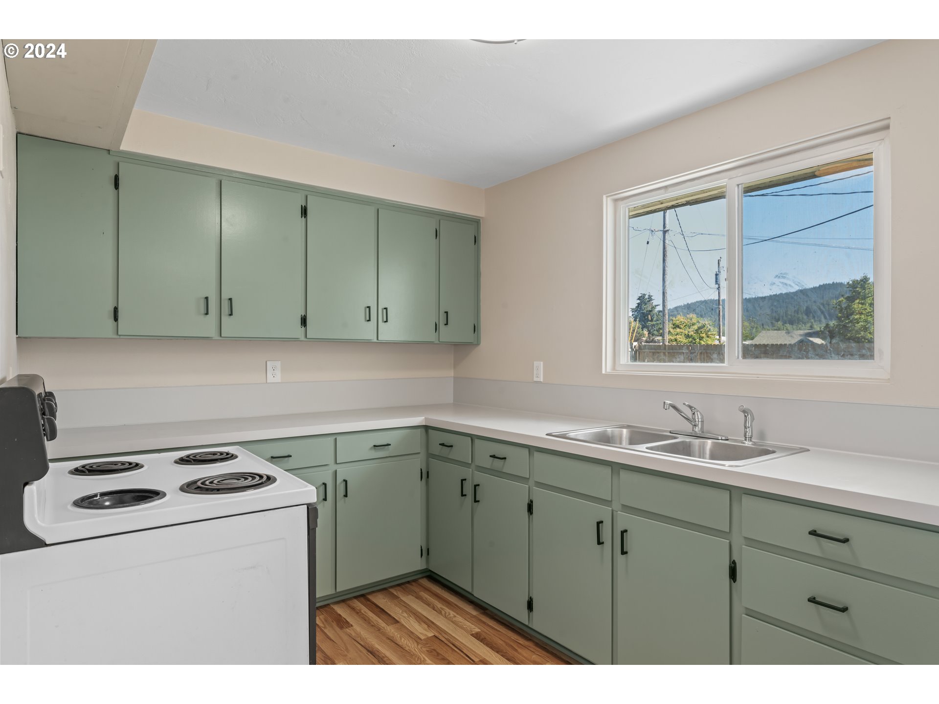 970 Longridge Drive Springfield, OR 97478 - Photo 12 of 41 Gallery Image 12