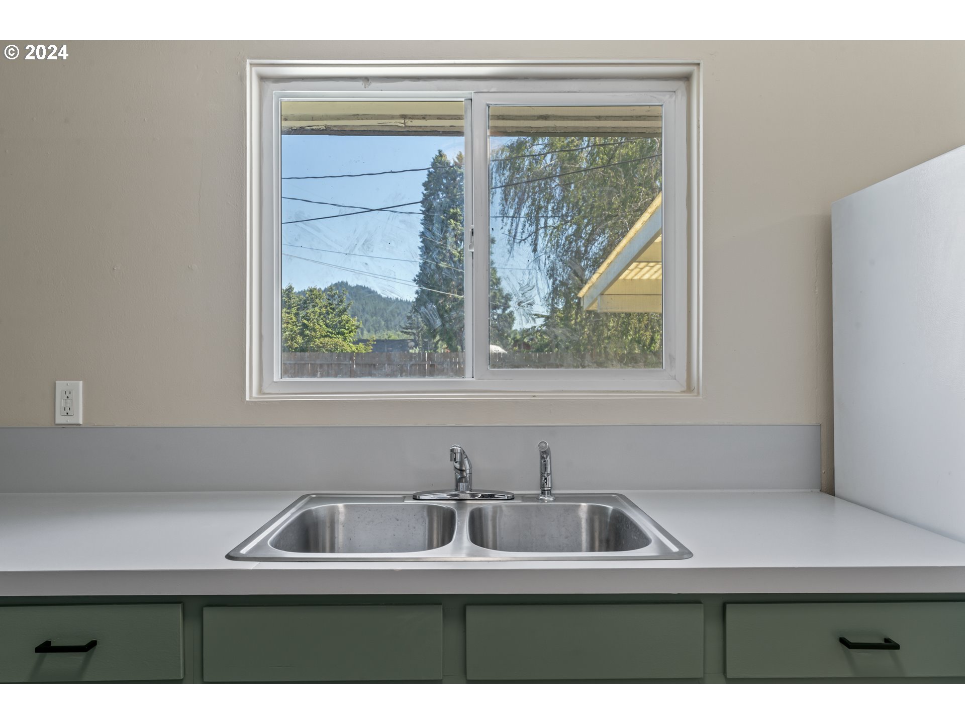 970 Longridge Drive Springfield, OR 97478 - Photo 13 of 41 Gallery Image 13