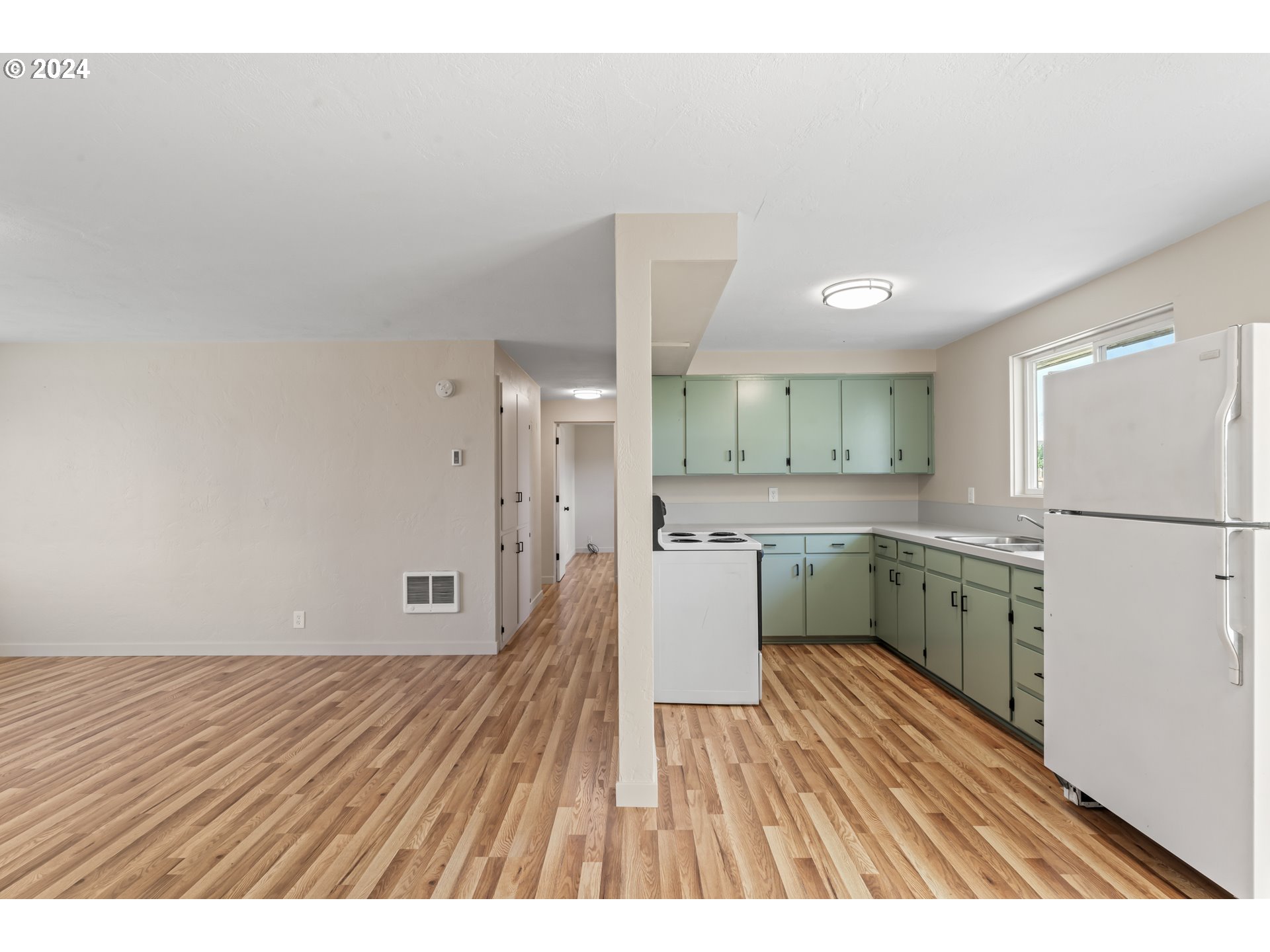 970 Longridge Drive Springfield, OR 97478 - Photo 10 of 41 Gallery Image 10