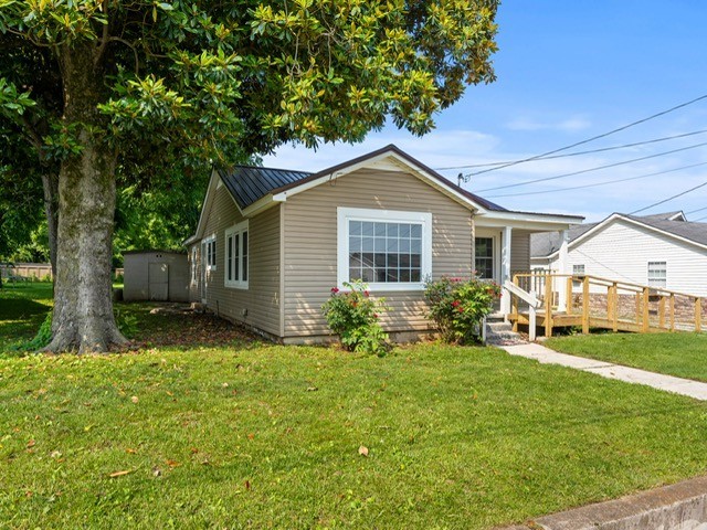 313 Tennessee Avenue South Cowan, TN 37318 - Photo 2 of 26