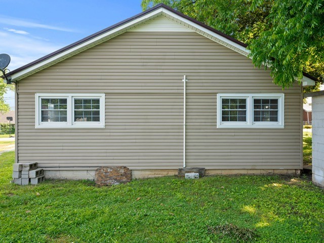 313 Tennessee Avenue South Cowan, TN 37318 - Photo 4 of 26