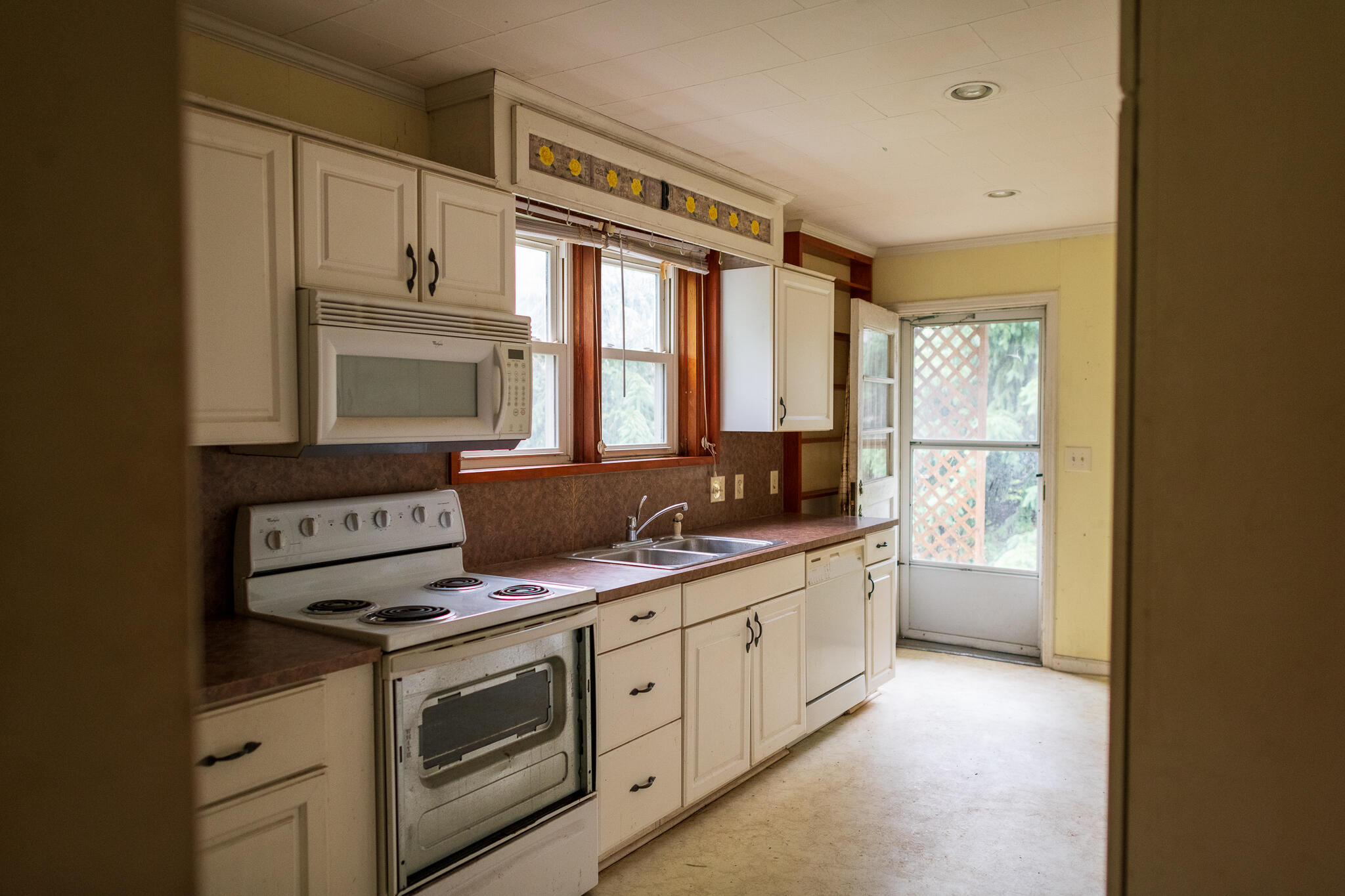 5405 Roanoke Road Troutville, VA 24175 - Photo 15 of 23 Kitchen